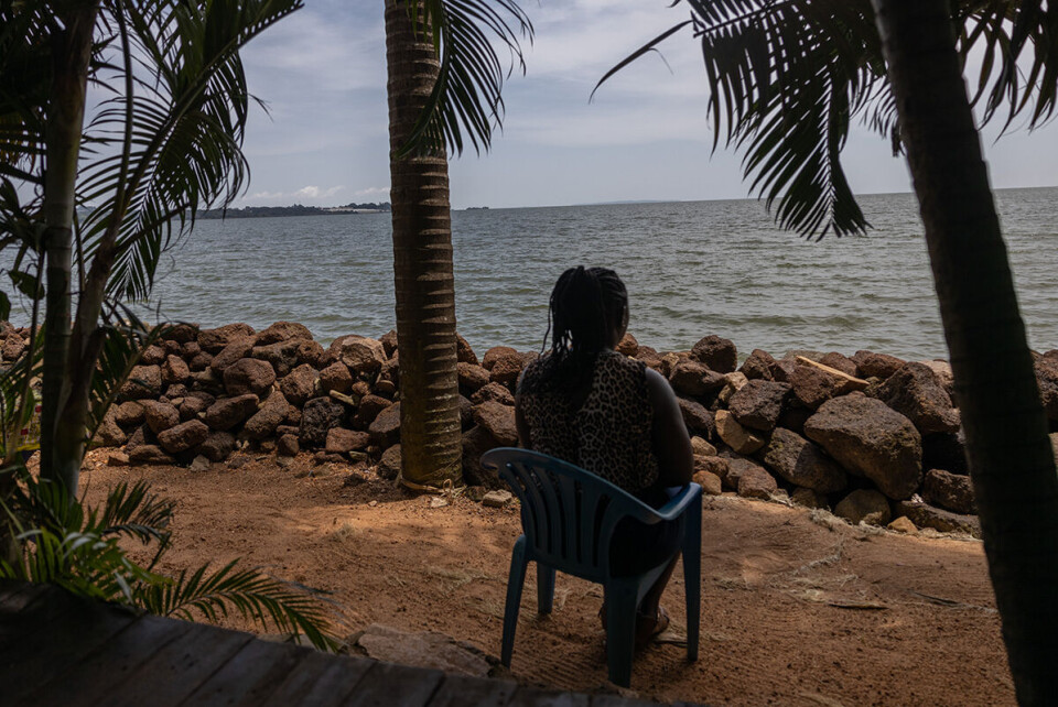 «Diana» (35) har alltid elsket å sitte ved sjøen. Da hun falt i dyp depresjon hadde hun tanker om å drukne seg. Hun var sekunder fra å ta sitt eget liv da hun fant nummeret til en hjelpetelefon som ble redningen.