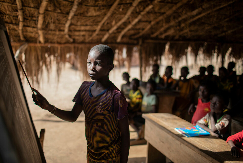 Et av Solberg-regjeringens hjertebarn var utdanning. Støre-regjeringen vil nå redusere støtten. Bildet er fra en skole i Den sentralafrikanske republikk. Foto: Espen Røst