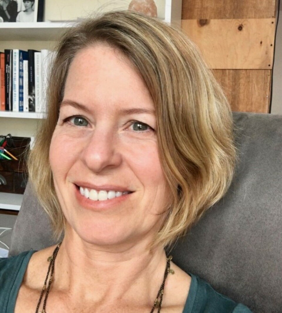 Abby Stoddard jobber i Humantarian Outcomes som registrerer og systematiserer angrep på hjelpearbeidere. Aldri før har de registrert flere angrep enn i fjor. Abby Stoddard jobber i Humantarian Outcomes som registrerer og systematiserer angrep på hjelpearbeidere. Aldri før har de registrert flere angrep enn i fjor.