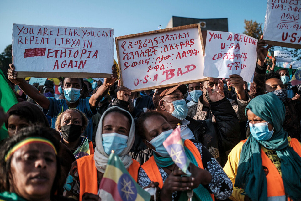 Søndag var det store demonstrasjoner i Etiopias hovedstad Addis Abeba for regjeringen og mot vestlig innblanding i konflikten. Foto: Eduardo Soteras / AFPÅ / NTB