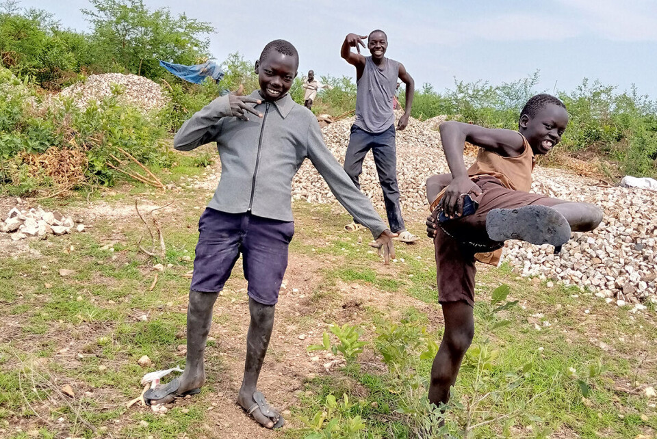 I forbindelse med årets Operasjon Dagsverk av flyktning-ungdom fra Sør-Sudan brukt mobiltelefoner til å dokumentere sin egen hverdag. Fotos: OD