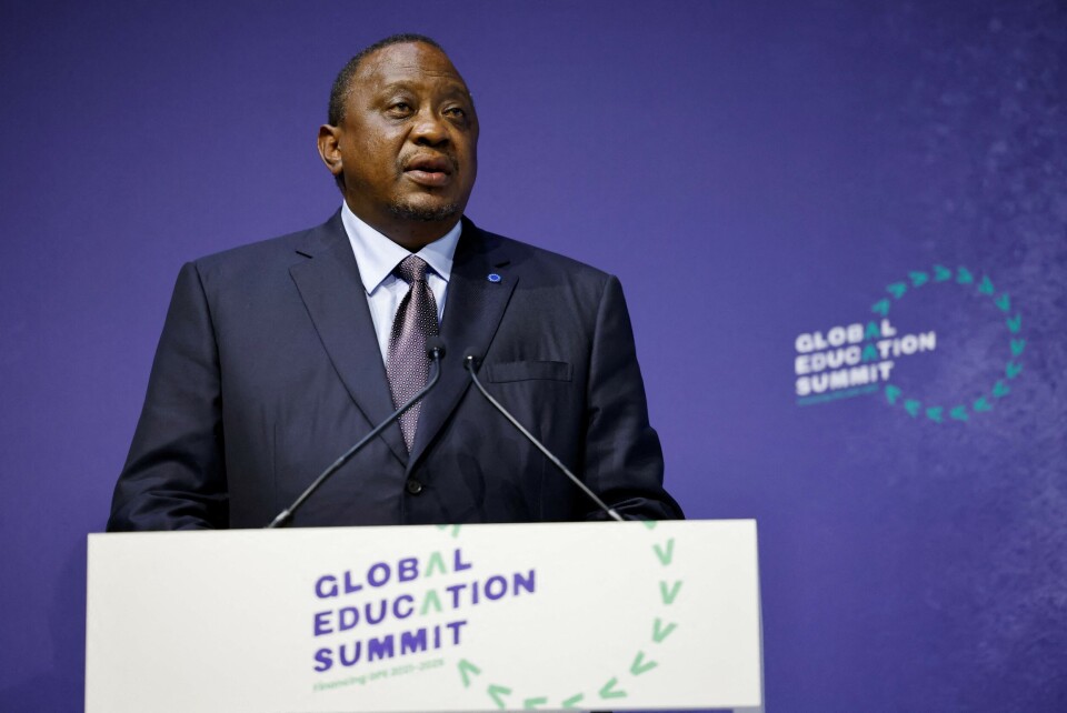 Kenyas president Uhuru Kenyatta har i mange år angivelig bekjempet korrupsjon og arbeidet for større åpenhet i Kenya. Men nå har journalister avslørt at Kenyatta og flere i hans svært rike familie i årevis har benyttet seg av skatteparadiser for å skjule sine rikdommer. Pandora Papers viser at flere andre statsledere og politiere, med god hjelp fra vestlige banker og advokater, har gjort det sammme. Foto: Tolga Akmen/ AFP / NTB.