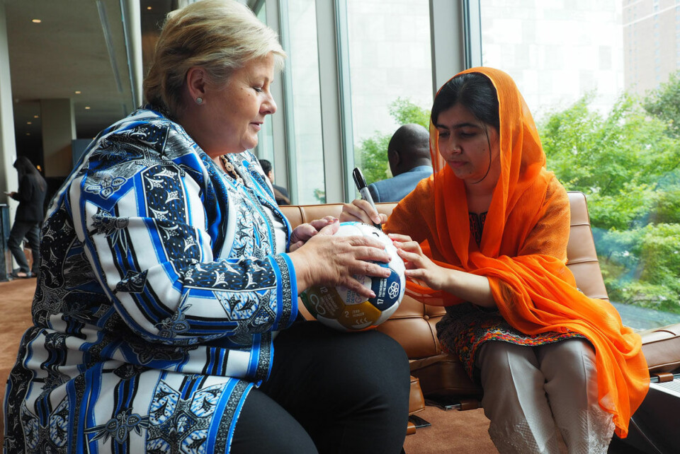 Fredsprisvinner Malala Yousafzai vendte lørdag hjem til Mingora i Swat-dalen i Pakistan, der hun ble skutt av Taliban for over fem år siden. I mellomtiden har hun arbeidet internasjonalt for jenters utdanning. Bildet er fra et møte med statsminister Erna Solberg.
