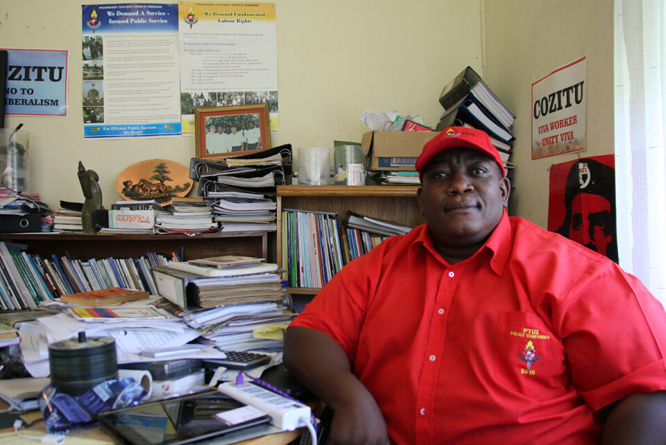 Raymond Majongwe, generalsekretær for Progressive Teachers Union of Zimbabwe (PTUZ), mener at lærere er blitt “utrydningstruet». Foto. PTUZ