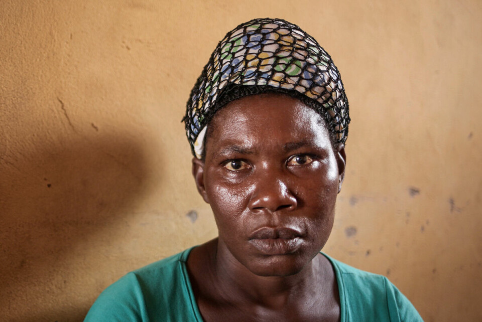 Philomena Agbogbo har bodd i Naka-leiren for internt fordrevne siden ektemannen ble drept i et sammenstøt med kveg-gjetere hjemme på gården. Før levde familien av kornproduksjon, nå er hun og de fem barna avhengig av nødhjelp. Foto: Scott Hamilton / MSF