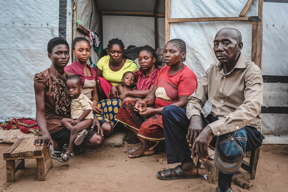 Edward Nyam har bodd i Mbawa-leiren for internt fordrevne siden han og familien ble tvunget på flukt 2018. På gården hjemme i Guma dyrket Nyam korn. Før de flyktet hjemmefra, ble en av Edwards sønner drept i et voldelig sammenstøt med kveg-gjetere. Foto: Scott Hamilton / MSF