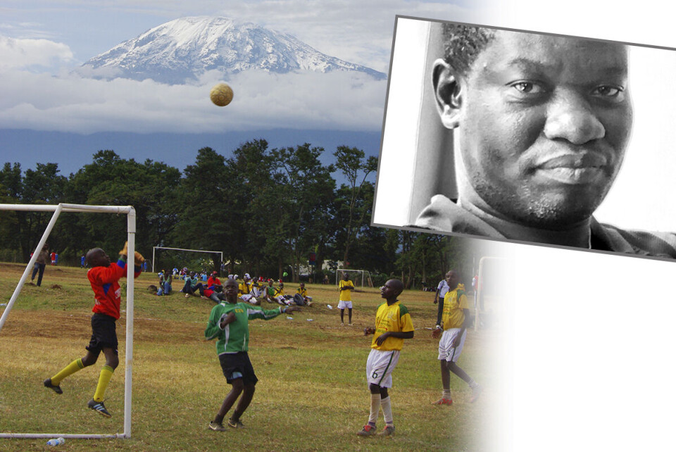 Elly Omondi, daglig leder i CHRISC Tanzania, hadde håpet å få økonomisk hjelp fra sin tidligere norske partner Kristen Idrettskontakt, men nei. Nå risikerer han bøter og fengselsstraff etter et skattekrav. Det store bildet er fra ungdomsfotballturneringen East Africa Cup, organisert av CHRISC Tanzania i Arusha. (Foto: CHRISC og Nick Raistrick, stort bilde)