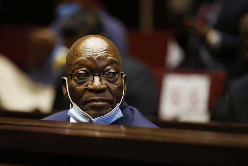 Jacob Zuma soner en fengselstraff for forakt for retten, men vil måtte møte personlig i retten i provinshovedstaden Pietermaritzburg øst i Sør-Afrika når saken kommer i gang for fullt. Foto: NTB