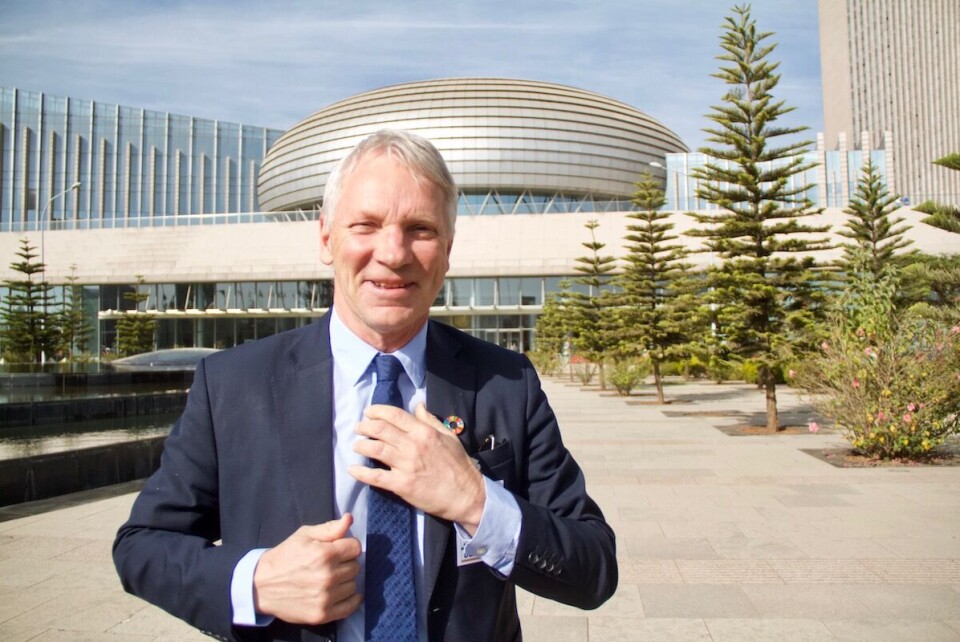 HAR TRO PÅ AFRIKA: Morten Aasland er Norges første AU-ambassadør. Her gjør han seg klar til et møte ved unionens hovedkvarter i Addis Abeba, februar 2019. Foto: Nina Bull Jørgensen