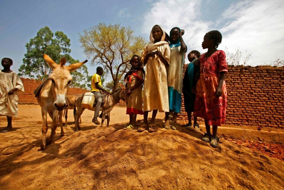 Det pågår nå en rekke humanitære kriser samtidig. Kun en tredjdel av pengene FN har bedt om for å gi nødhjelp er kommet inn. Det rammer blant annet barn i Darfur i Sudan.