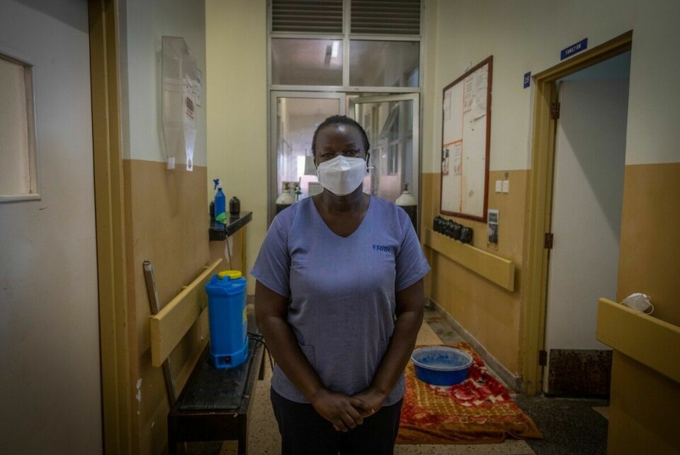 Sykepleier Lydia Namubiru har jobbet ved Entebbe-sykehuset i 14 år, og nå er hun leder for sykepleierne ved sykehusets koronaavdeling.