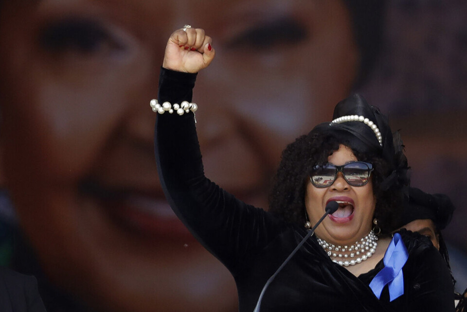 Zindzi Mandela poserer for fotografer i London under premieren av filmen 'Mandela: Long Walk to Freedom' i 2018. Foto: NTB scanpix