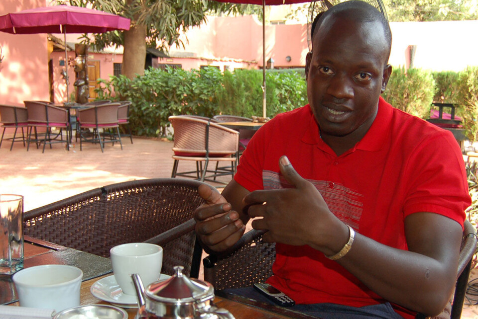 Salif Diarra får ikke lenger skrive om politikk. Om to måneder er det valg i Mali. Foto: Guri Charlotte Wiggen