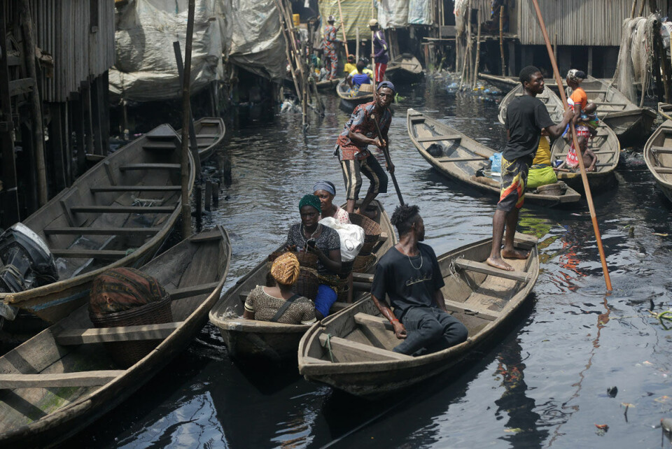 I Makoko-slummen i Lagos bor folk tett i tett, og sosial distansering er krevende. Afrikas mest folkerike land har per 6. juni vel 12 000 registrerte smittede. Foto: Sunday Alamba / AP / NTB scanpix