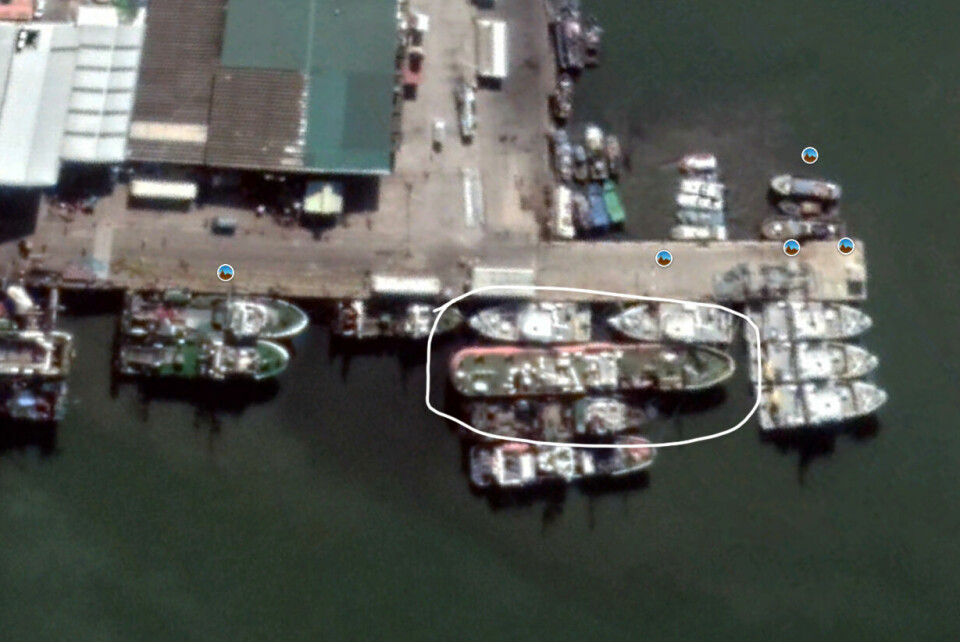 Antillas Reefer står uvirksom i havnen i Maputo. Til ventres for oppsynsskipet ligger noen tunfiskbåtene dom Mosambik kjøpte med ulovlige lån. Foto: Google Earth