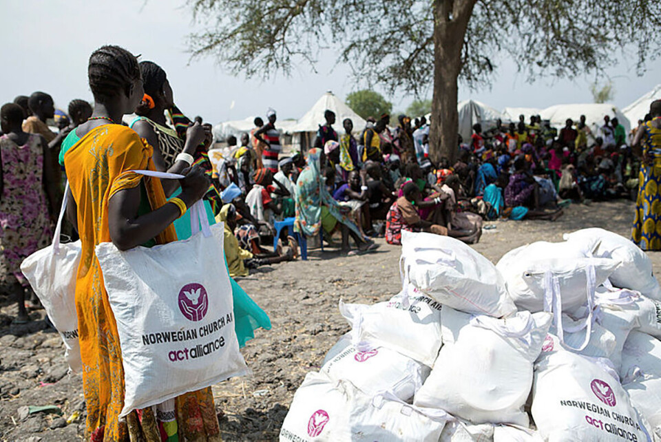 En feltbase i Jonglei i Sør-Sudan som ble brukt av ulike FN- og bistandsorganisasjoner plyndret og ødelagt. Bildet er av Kirkens Nødhjelps humanitære innsats før angrepet, før det seneste angrepet. Foto: Kirkens Nødhjelp