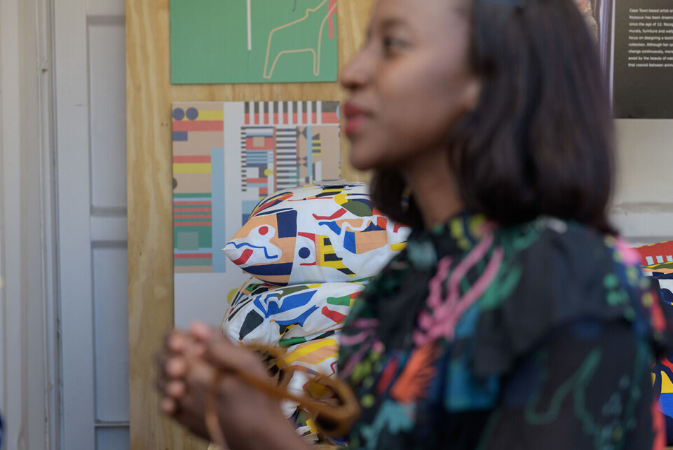 Tekstilkunstneren Sindiso Khumalo har designet deler av Ikeas nye kolleksjon.