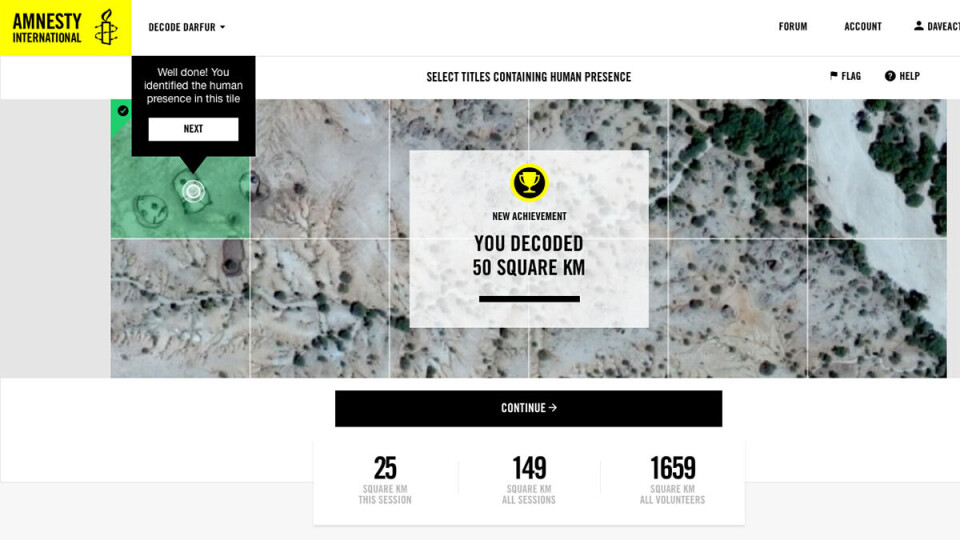 Slik jobber Amnestys dekodere. Satellittbilder blir delt opp i mindre områder som analyseres av frivillige.