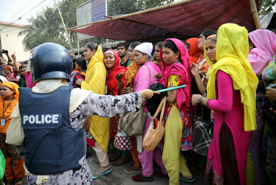 De aller fleste demonstrantene var unge kvinner som jobber i klesindustrien. Foto: Ahmed Salahuddin/ NTB scanpix