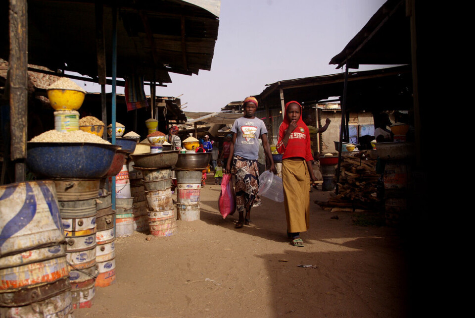Tsjads myndigheter har iverksatt strenge smitteverntiltak. På markedet i N´Djamena er det nå langt færre mennesker enn vanlig. Foto: Voudmaissou Zonwarna