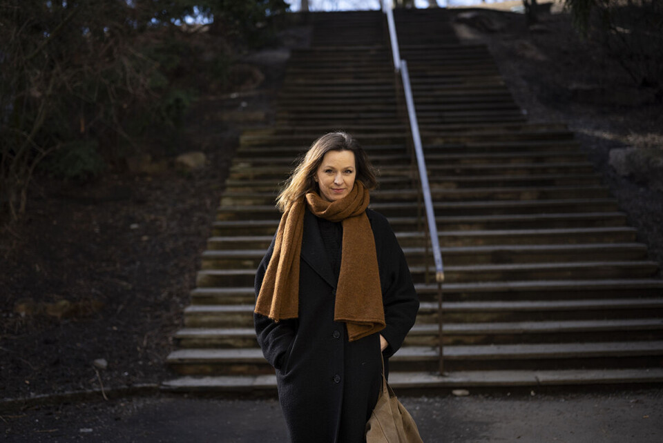 Elisabeth Onsum er vaktsjef i NRK Urix og nå fungerende nestleder i NRK utenriks. Den erfarne journalisten har blant annet jobbet i Dagsrevyen og vært med på å tilrettelegge NRKs utenrikssendinger for et yngre og bredere publikum. Foto: Skjalg Bøhmer Vold.