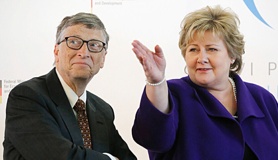 Statsminister Erna Solberg fortsetter sin forgjengers sterke engasjement for å vaksinere fattige barn. Det uttrykte Microsoft-gründer Bill Gates stor tilfredshet med da de to møttes i Berlin igår. Til sammen bidro Norge og The Bill & Melinda Gates Foundation med rundt 2,3 av de 7,5 milliardene USD som ble lovet til vaksinealliansen Gavis arbeid de fem neste årene. Foto: Fabrizio Bensch / Reuters / NTB Scanpix