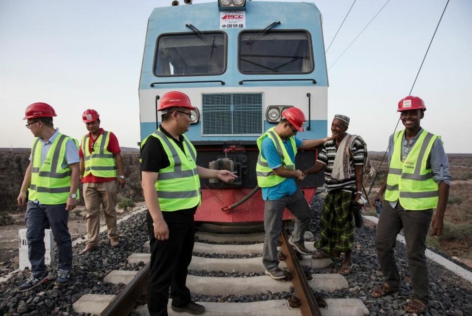 Kina har gitt lån til flere store infrastrukturprosjekter i Afrika de seneste årene, der kinesiske firmaer er i føresetet. Her fra jernbanen som kobler sammen Addis Abeba og Djibouti. Kinas nye utviklingspolitikk slår fast at det er nært slektskap mellom slike prosjekter og FNs bærekraftsmål. Foto: Sipa/ NTB