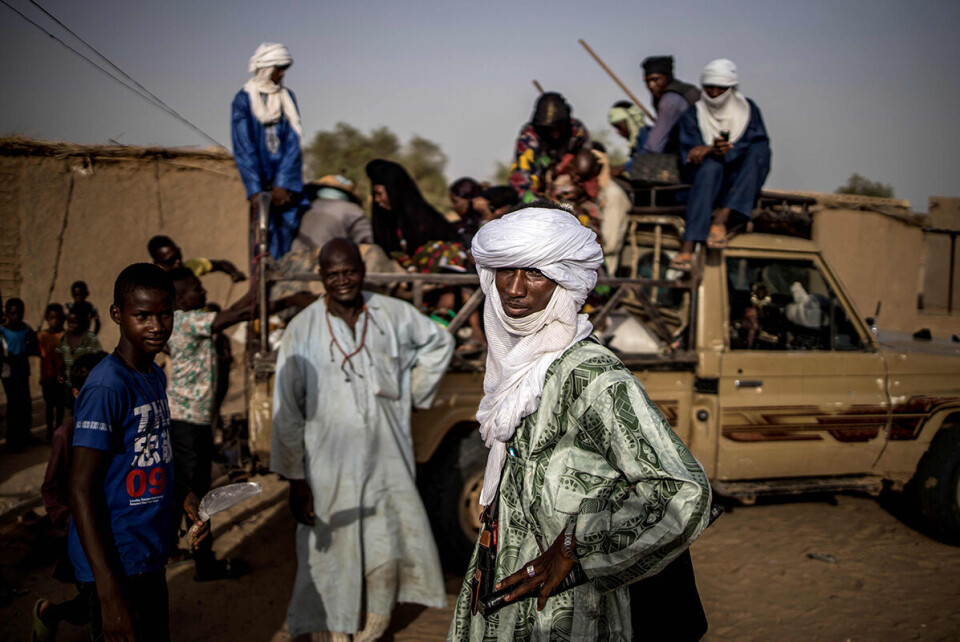 På markedet i Bermo i Niger møtes Wodaabe-menn for å bytte varer og tjenester. Fulani-gruppen driver kveg og handel i store deler av Sahel-beltet, ofte omtalt som verdens største sammenhngende kriseområde. Foto: Marco Longari / AFP / NTB scanpix På markedet i Bermo i Niger møtes Wodaabe-menn for å bytte varer og tjenester. Fulani-gruppen driver kveg og handel i store deler av Sahel-beltet, ofte omtalt som verdens største sammenhngende kriseområde. Foto: Marco Longari / AFP / NTB scanpix