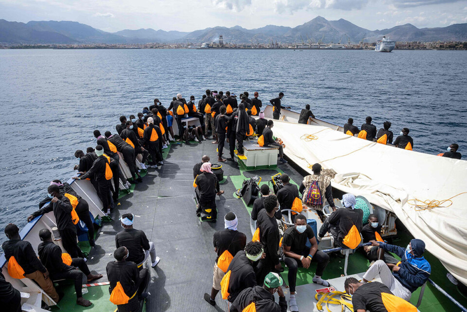 Seilingsnekt: I begynnelsen av September i fjor ankom søk- og redningsskipet Sea Watch 4 Sicilia med 350 migranter og flyktninger som var plukket opp fra mindre farkoster i Middelhavet. Siden den gang har båten ligget til kai i Palermo. Foto: Thomas Lohnes / AFP / NTB