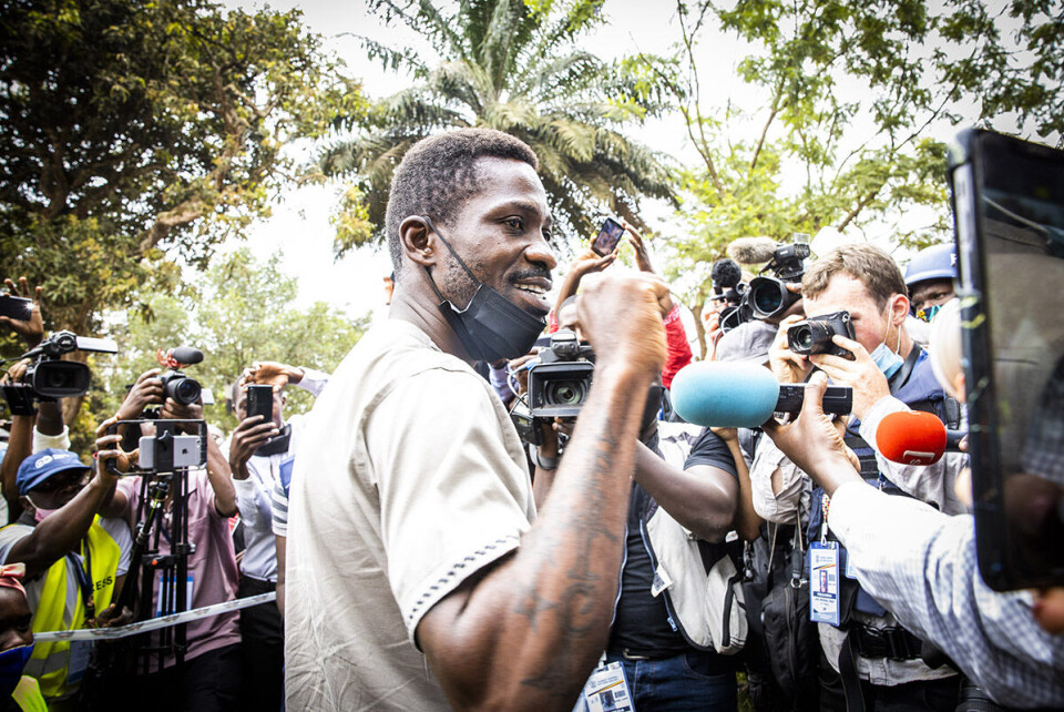 Bobi Wine rett etter at han hadde avlagt sin stemme på valgdagen.