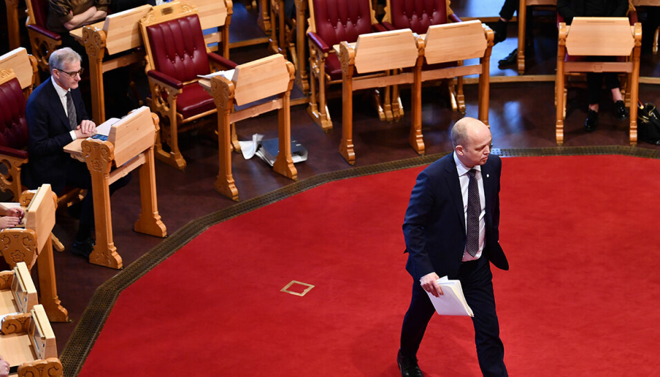 Som Senterpartileder har Trygve Slagsvold Vedum to ganger kritisert Norges bistand til Kina i Stortinget. Som finansminister vil han ikke kritisere bistanden til stormakten.