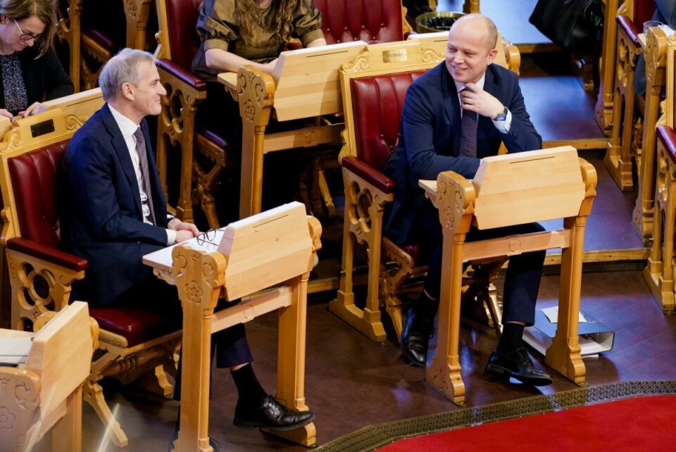 Statsminister Jonas Gahr Støre (Ap) og finansminister Trygve Slagsvold Vedum (Sp) under fremleggelsen av regjeringens forslag til endringer i statsbudsjettet for Stortinget. Foto: Stian Lysberg Solum / NTB Statsminister Jonas Gahr Støre (Ap) og finansminister Trygve Slagsvold Vedum (Sp) under fremleggelsen av regjeringens forslag til endringer i statsbudsjettet for Stortinget. Foto: Stian Lysberg Solum / NTB