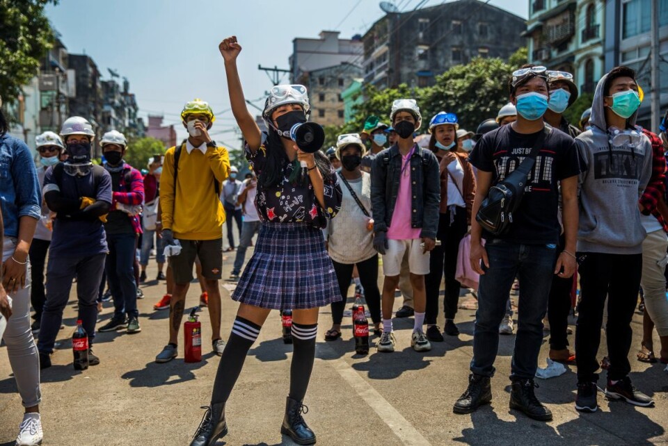 8. mars var enda en dag for folkelige protester mot militærkuppet i storbyen Yangon. Arbeidsplasser over hele landet holdt stengt samme dag som ledd i en generalstreik. Foto: The New York Times / NTB