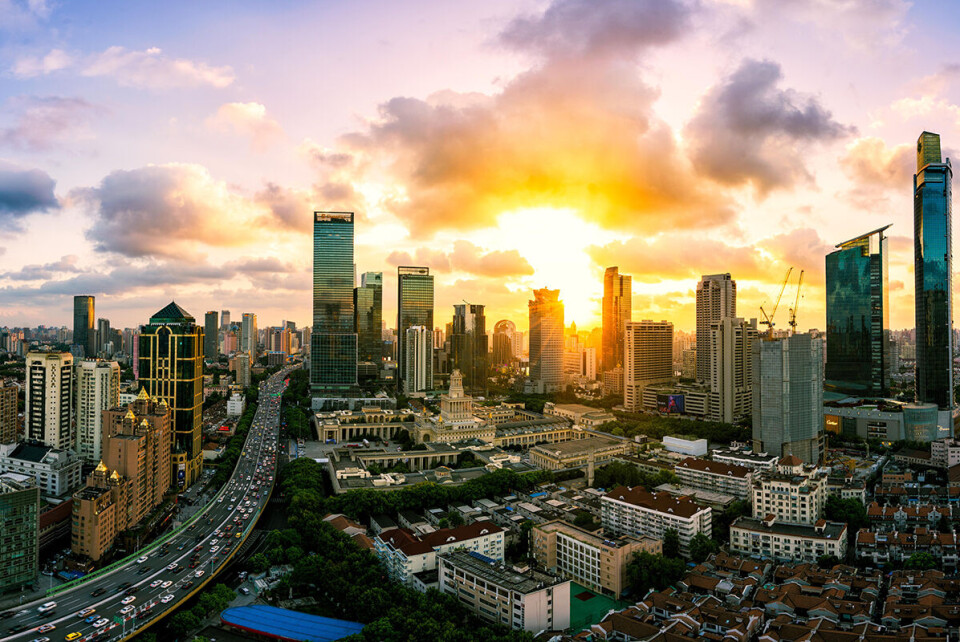 UTSIKT FRA 34. ETASJE, SHANGHAI: Kinas finanshovedstad har endret seg enormt siden Erik Solheim først besøkte byen i 1984. Hva kan afrikanske land lære av det «østasiatiske mirakelet», spør den tidligere FN-toppen i dette Utsynet. Foto: Jeff Tzu-chao Lin / Imagebroker / NTB