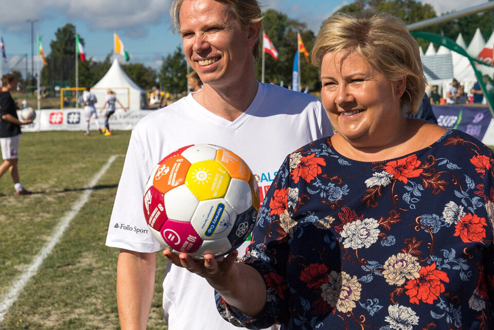 Kjære statsminister, vi ber deg om å plukke opp ballen og fortelle verden hva DU vil gjøre for å sikre retten til utdanning, skriver de 12 organisasjonslederne. Foto: SMK Kjære statsminister, vi ber deg om å plukke opp ballen og fortelle verden hva DU vil gjøre for å sikre retten til utdanning, skriver de 12 organisasjonslederne. Foto: SMK