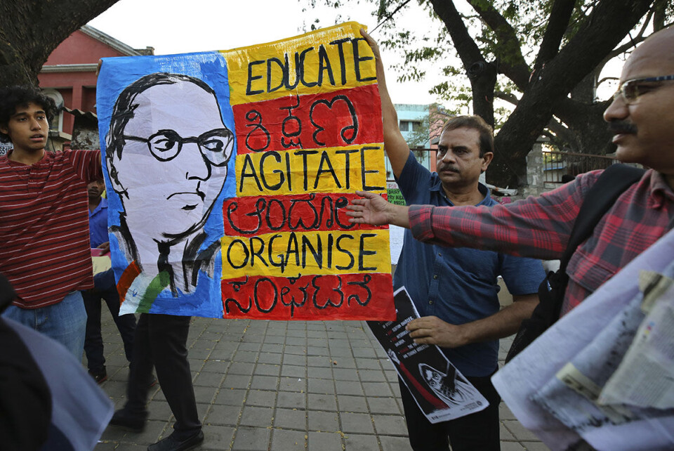 Studenter i India er del av en protestbølge mot autoritære regimer over hele kloden. Foto: Aijaz Rahi / AP/ NTB scanpix