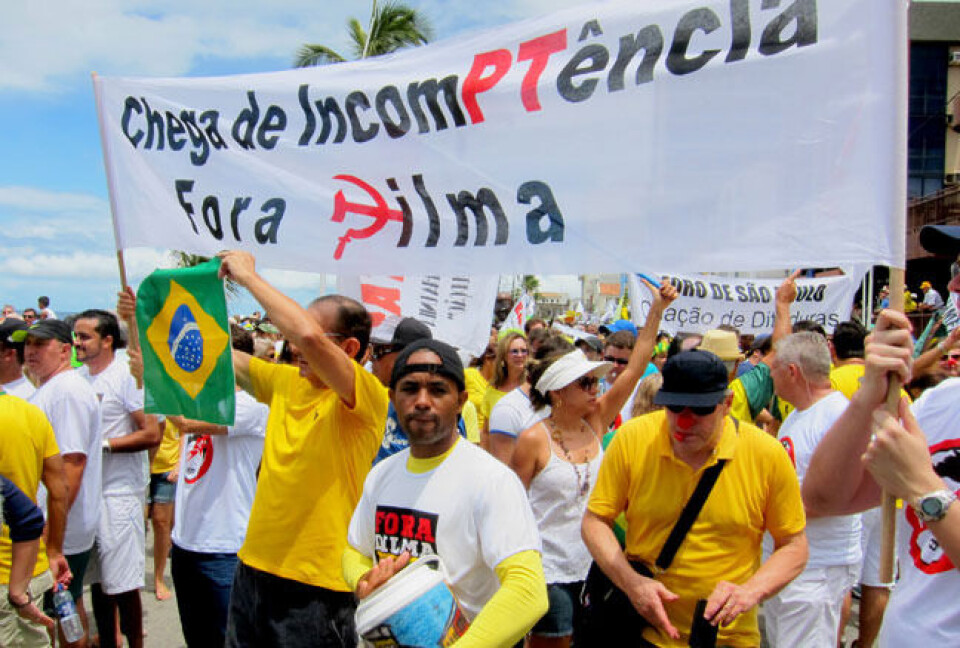 «Fora Dilma!! Fora Dilma!!!, (Vekk med Dilma! Vekk med Dilma!), ble det ropt taktfast i Salvadors gater forrige søndag. Foto: Roar Nerdal