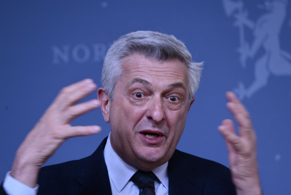– Jeg tror folk begynner å forstå at folk ikke bare våkner opp en dag og bestemmer seg for å bli flyktning. Du blir tvunget til det av skremmende hendelser, sier Filippo Grandi, FNs høykommissær for flyktninger. Her er han under en pressekonferanse sammen med statsminister Jonas Gahr Støre i Norge denne uka.