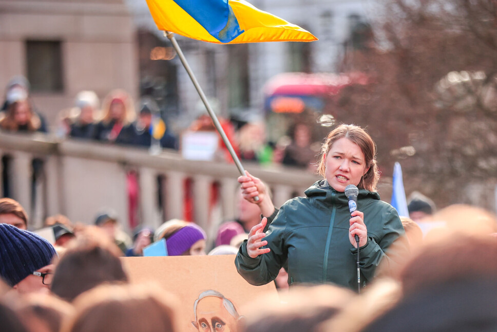 MDG-partileder Une Bastholm under en markering til støtte for Ukraina foran Stortinget.