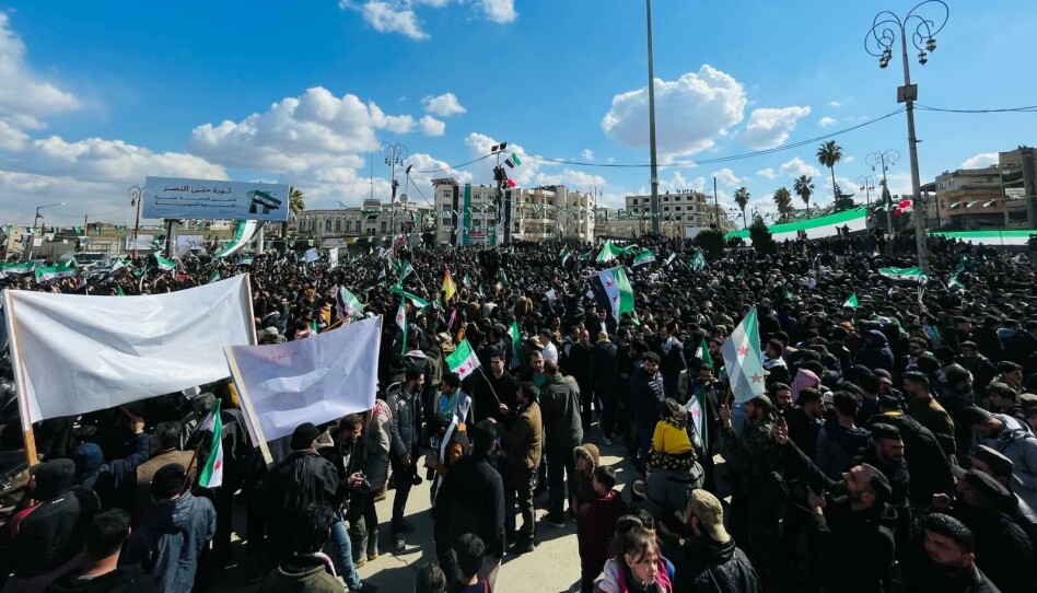 Folkehavet var stort under demonstrasjonen i Idlib i Syria.