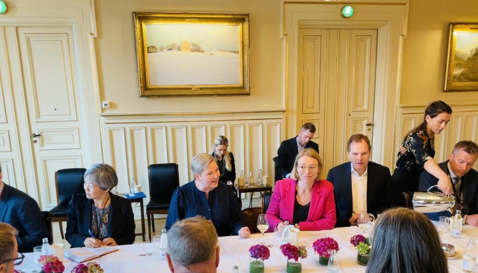 Denne uken inviterte utviklingsminister Anne Beathe Tvinnereim (Sp) og utenriksminister Anniken Huitfeldt (p) fem norske forskere for å diskutere løsninger som kan sikre matproduksjon og energitilgang i fattige land.