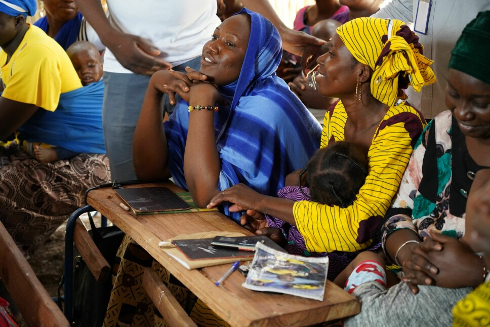 Strømmestiftelsen støtter lese- og skriveopplæring for kvinner i landsbyen Mountougoula.