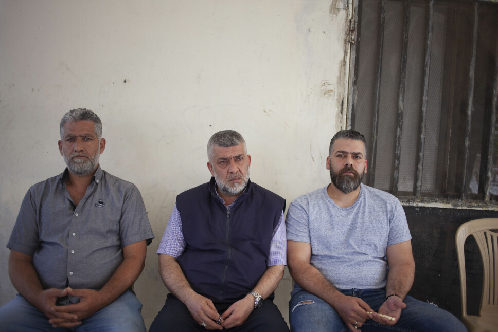 Brødrene Raed, Jihad og Amid al-Dandashi har mistet over ti familiemedlemmer etter at en båt fylt migranter sank utenfor kysten nord i Libanon. Raed (t.v) og Amid (t.h) var begge om bord med familiene sine.