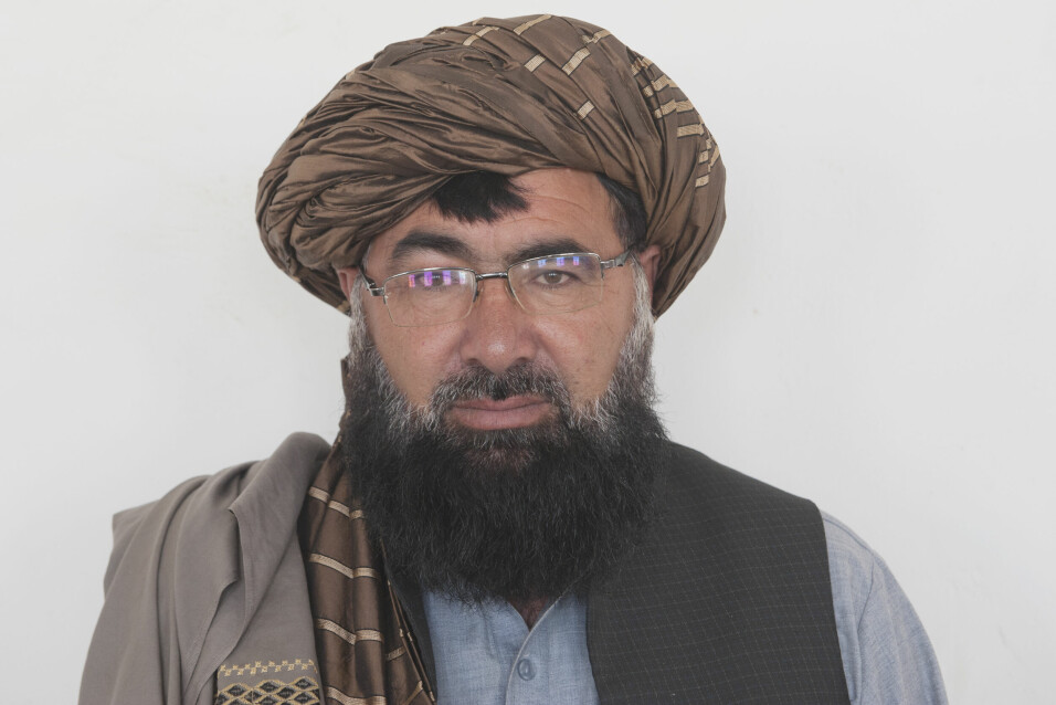 Talibans distriksguvernør, Shir Mohammad, sier han og Taliban er for jenters utdanning og at Afghanistan trenger at også jenter studerer.