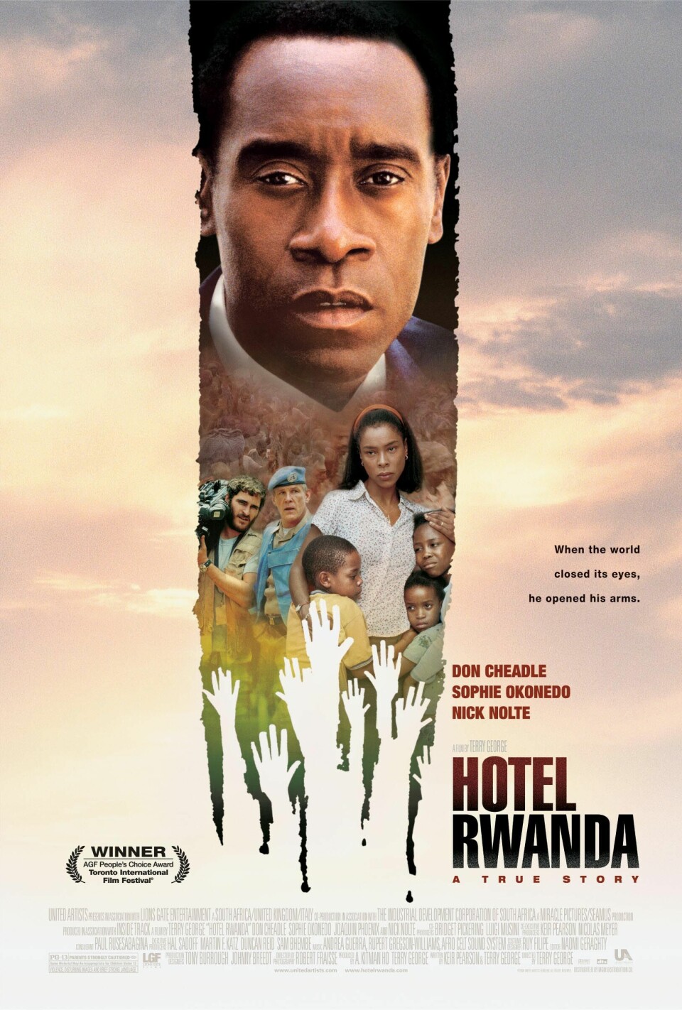 I filmen Hotel Rwanda fra 2004 var det Don Cheadle som spilte hotellsjefen Paul Rusesabagina. Blant historikere og forskere er det stor grad av enighet om at filmen ikke gir noe absolutt korrekt bilde av begivenhetene under folkemordet i 1994. Også hotellsjefens 'helterolle' er omstridt.