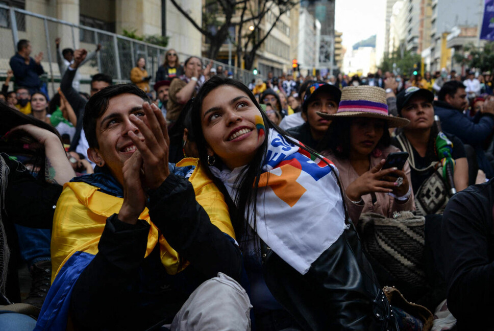 Hundretusener var samlet i Bogotas gater Gustavo Petro avla eden som Colombias nye president.