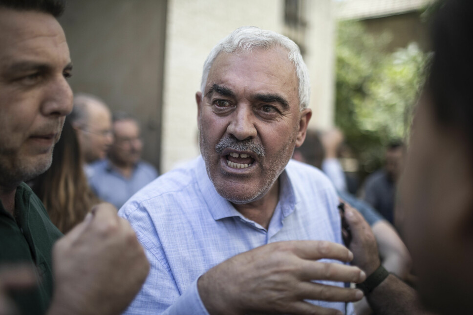 Shawan Jabarin, leder av den palestinske menneskerettsgruppen Al-Haq, sier at han er blitt beordret av den israelske sikkerhetstjenesten til å møte i avhør. Al-Haq er blant de seks palestinske menneskerettsgruppene israelske soldater slo til mot torsdag forrige uke.