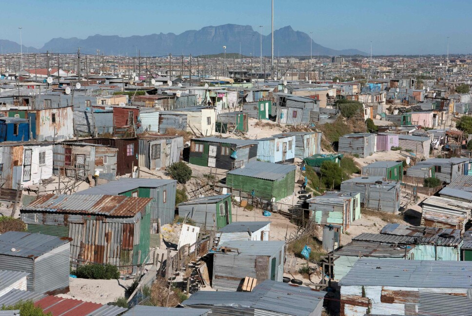 «Vi forstår at lokalsamfunnene våre er verst berørt av dette, og vi bøyer hodet i skam», skriver SJC-styret i en pressemelding. Penger SJC forvalter, går blant annet til mobilisering av innbyggere i såkalte townshiper i Sør-Afrika, som i Khayelitsha i utkanten av Cape Town – hjem til millioner av fattige mennesker.