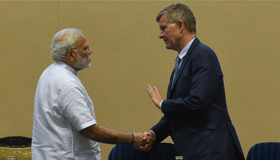 Indias statsminister Narendra Modi (t.v.) og Erik Solheim, daværende leder for FNs miljøprogram, hilser på hverandre under Verdens miljødag i New Dehli i 2018.