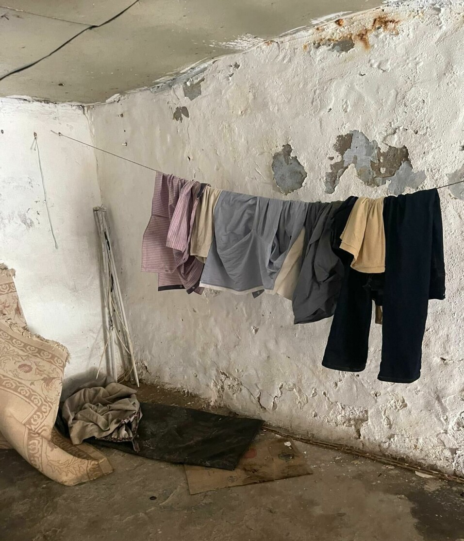 Mesteparten av pengene ble delt ut i gamlebyen i Saida. – Ingen som har god råd og som har det bra, bor her, sier Anna Rasmia (26).